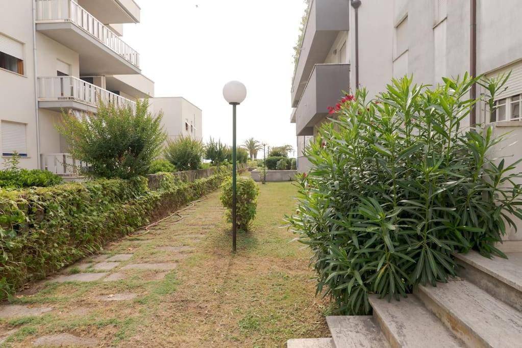 Appartamento Incantevole 2 Fronte Mare Villa Rosa Di Martinsicuro ภายนอก รูปภาพ